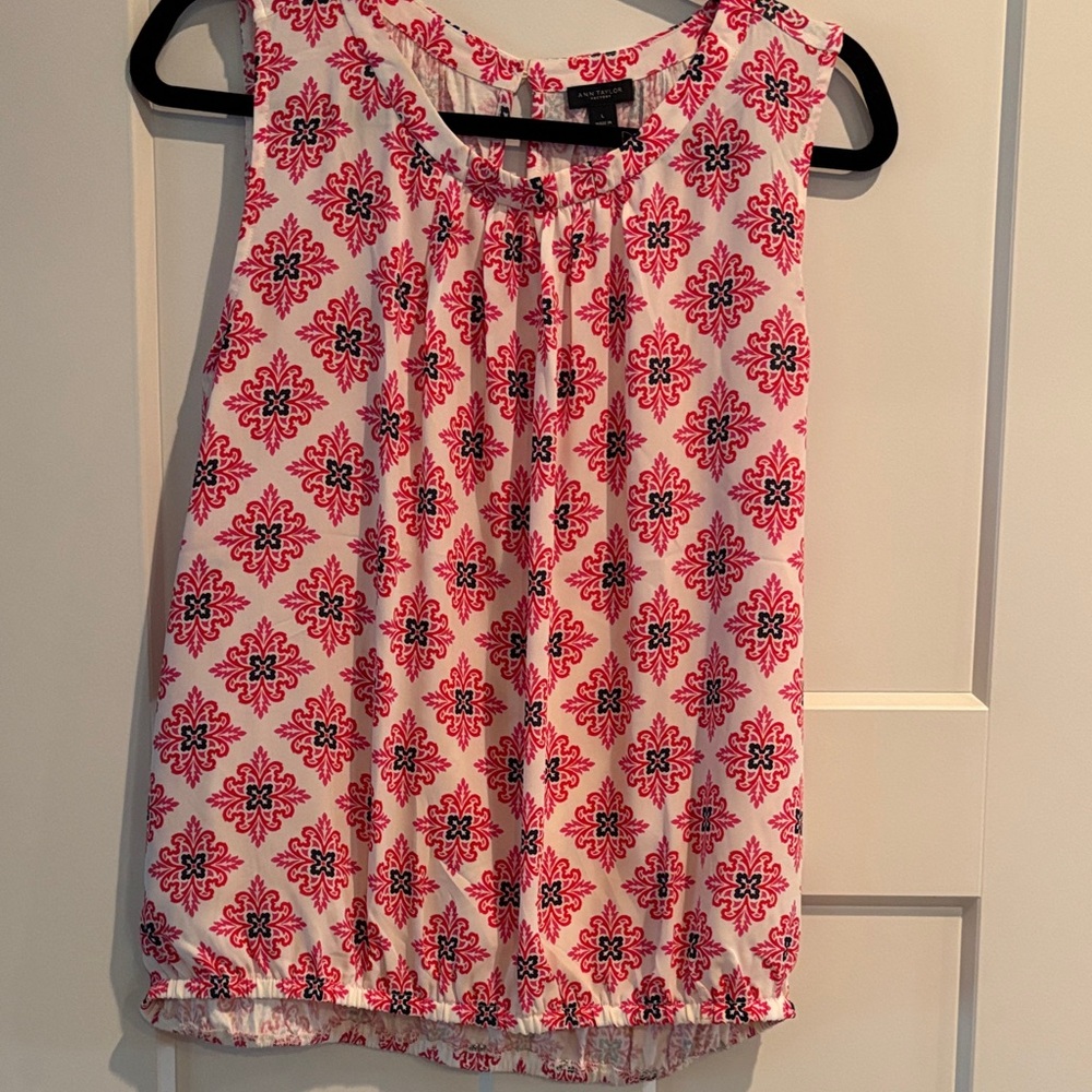 Ann Taylor Sleeveless Pink and White Patterned Tank